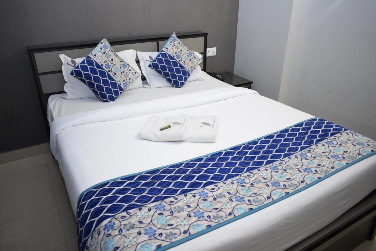 Viswa Residency By Azalea Hotel Madurai Exterior photo