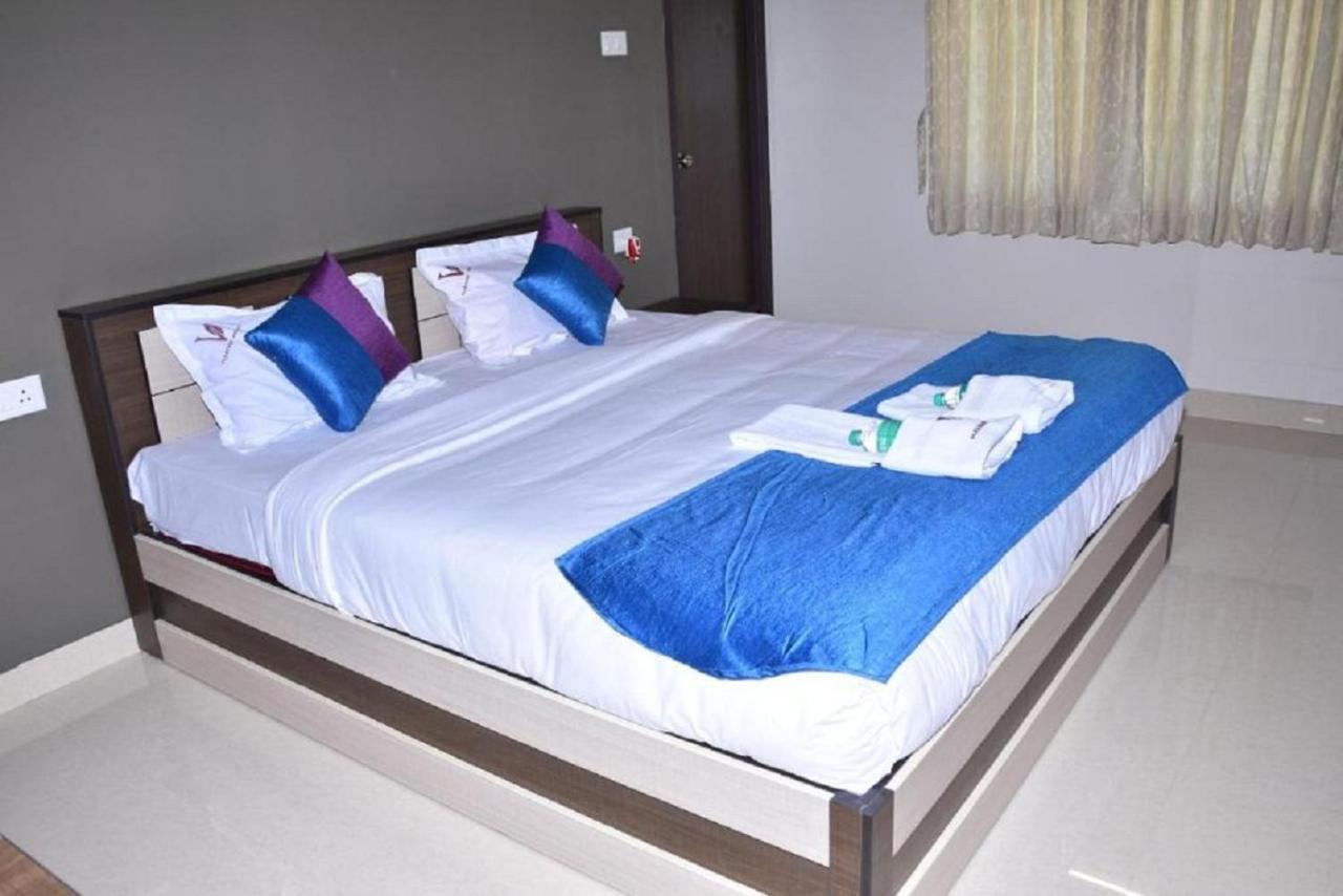 Viswa Residency By Azalea Hotel Madurai Exterior photo