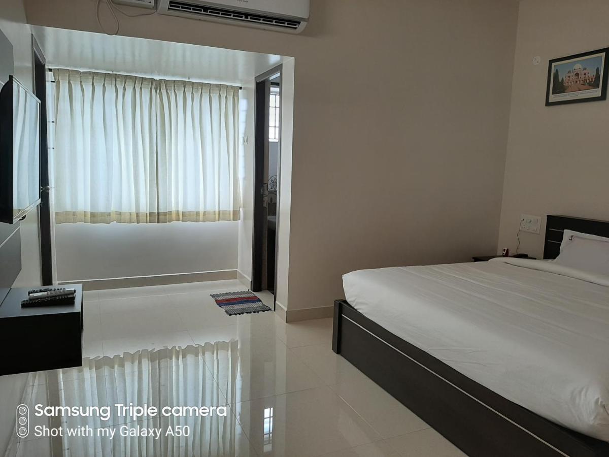 Viswa Residency By Azalea Hotel Madurai Exterior photo